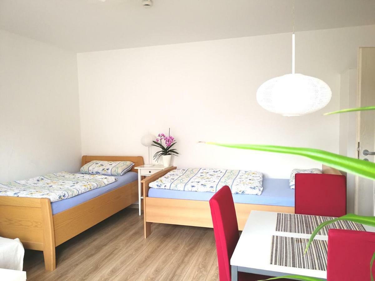 Quiet City-apt, 4min City-center, 18min Fair Nuernberg!!!