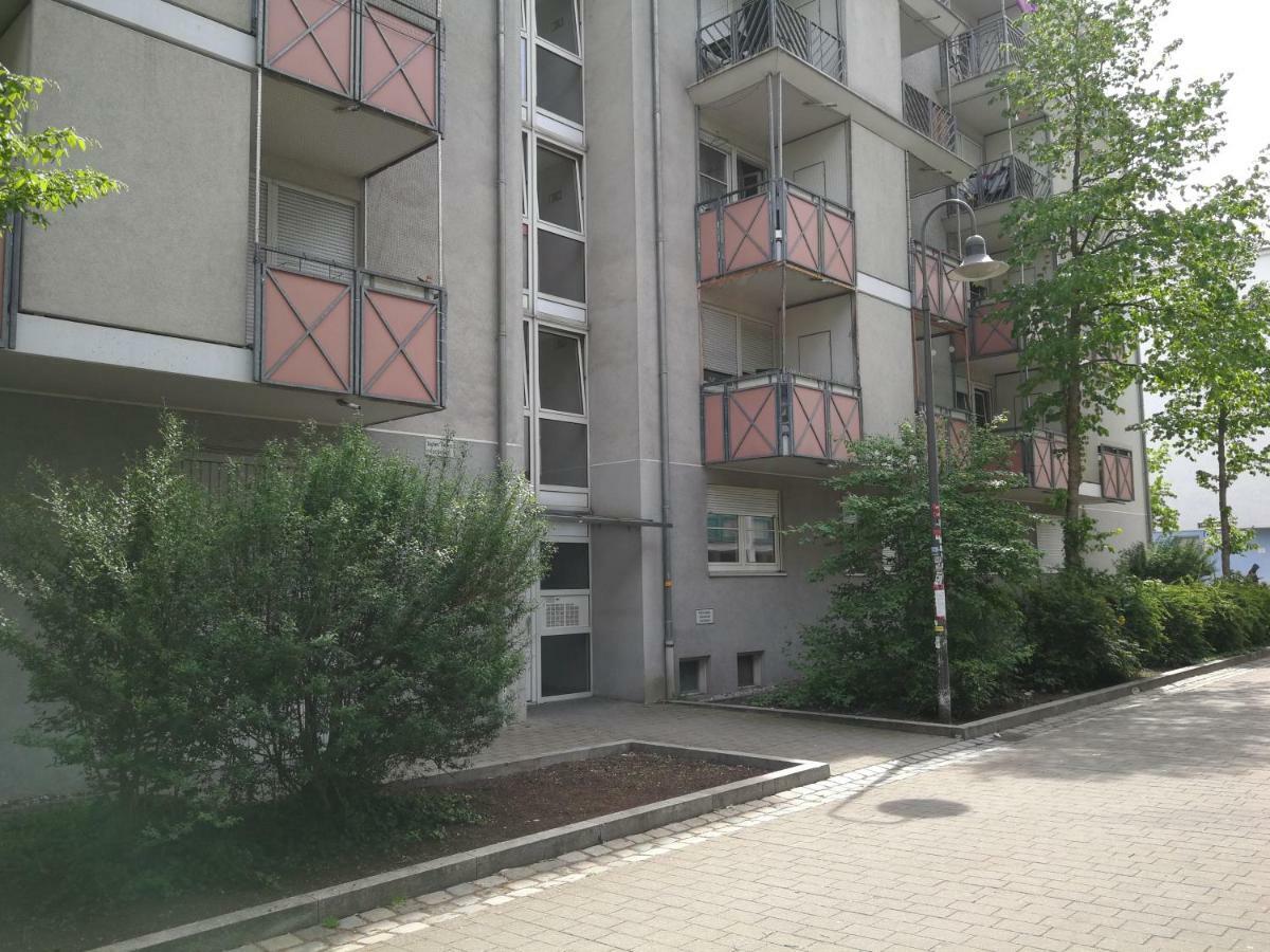 Quiet City-apt, 4min City-center, 18min Fair Nuernberg!!! Lejlighed