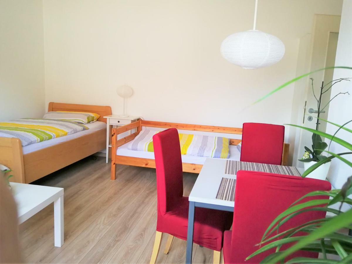 Apartment Quiet City-apt, 4min City-center, 18min Fair Nuernberg!!!